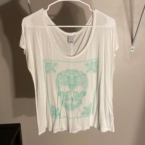 White with blue skull shirt sleeve shirt. Size medium.